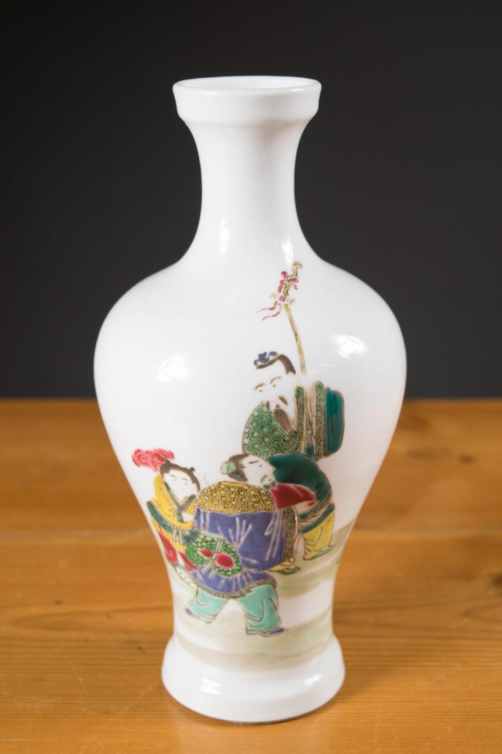 CHINESE PORCELAIN VASE, OF BALUSTER