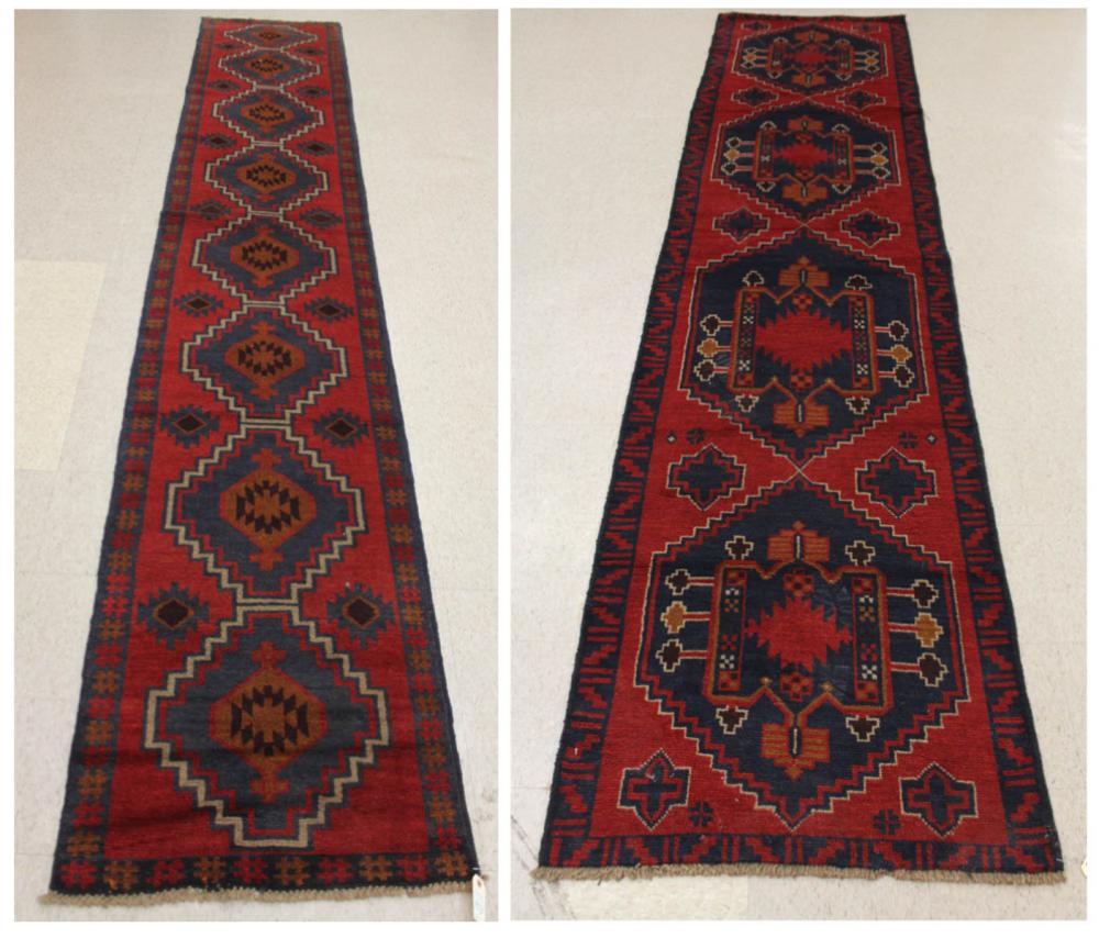 TWO SIMILAR HAND KNOTTED ORIENTAL 33ee5f