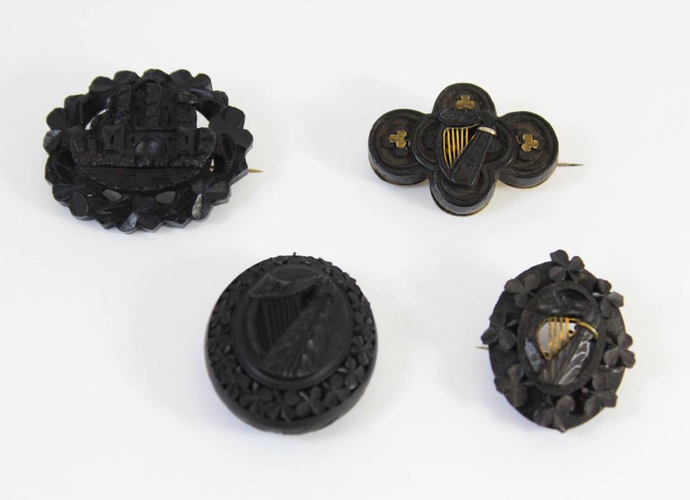 FOUR ARTICLES OF VICTORIAN CARVED