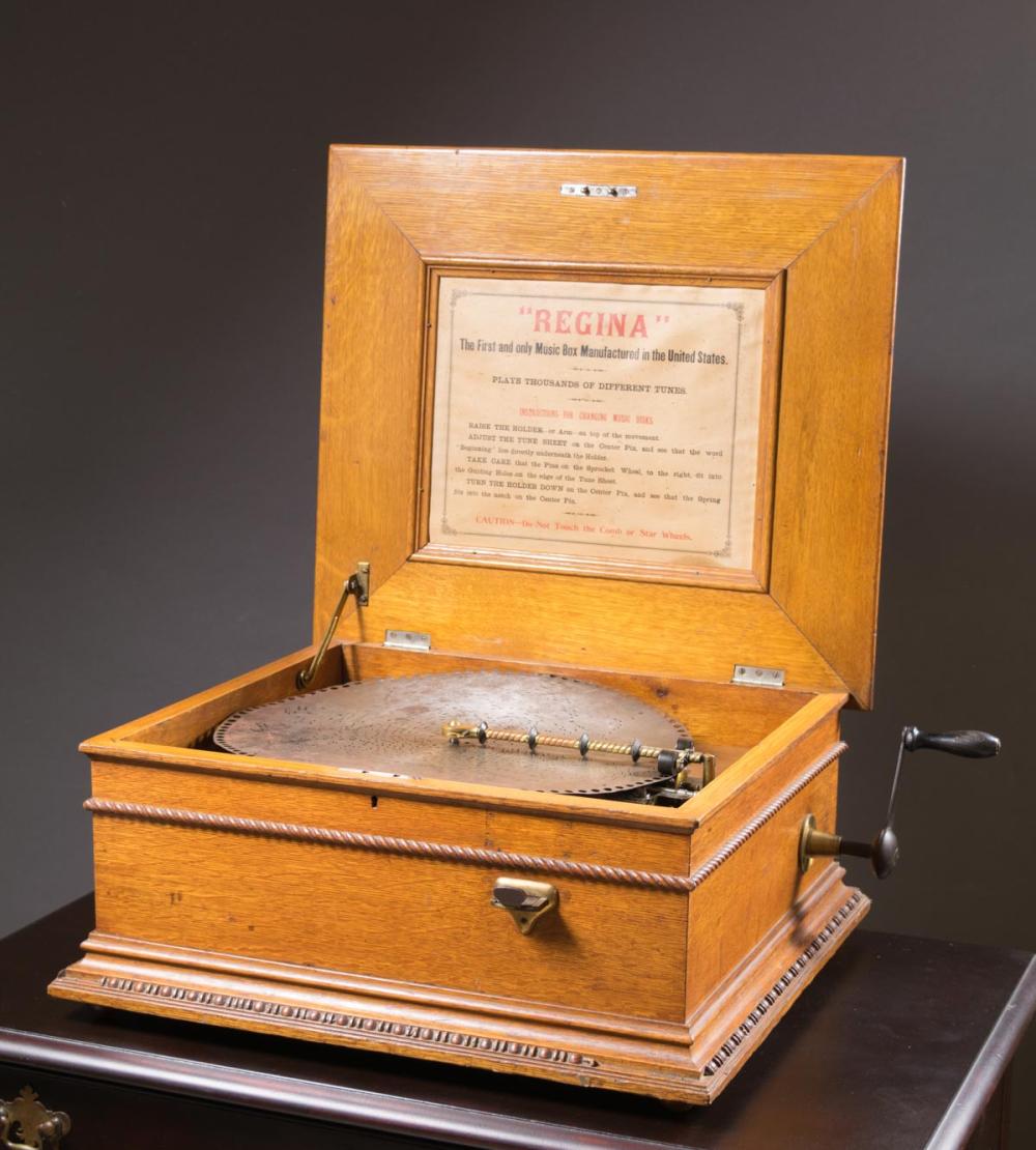 COIN-OPERATED REGINA DISC MUSIC BOX,