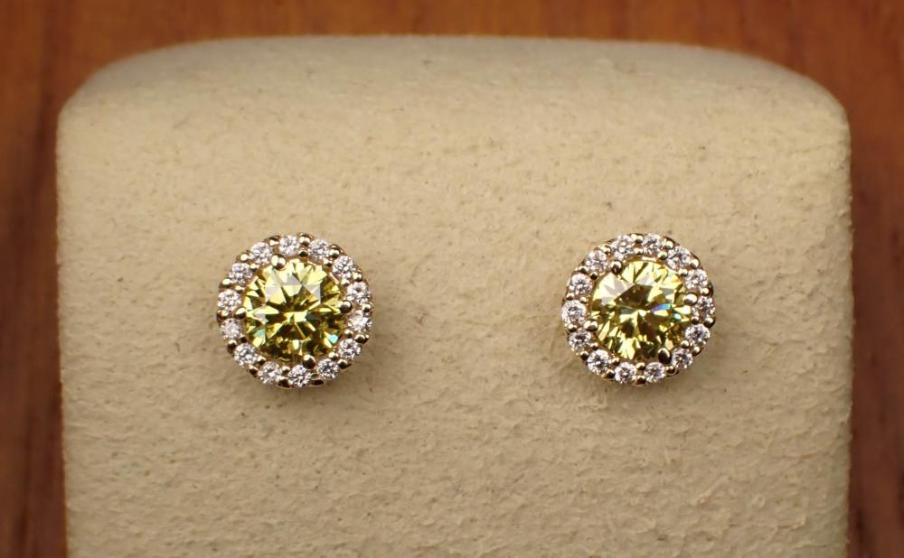 PAIR OF YELLOW AND WHITE DIAMOND 341874