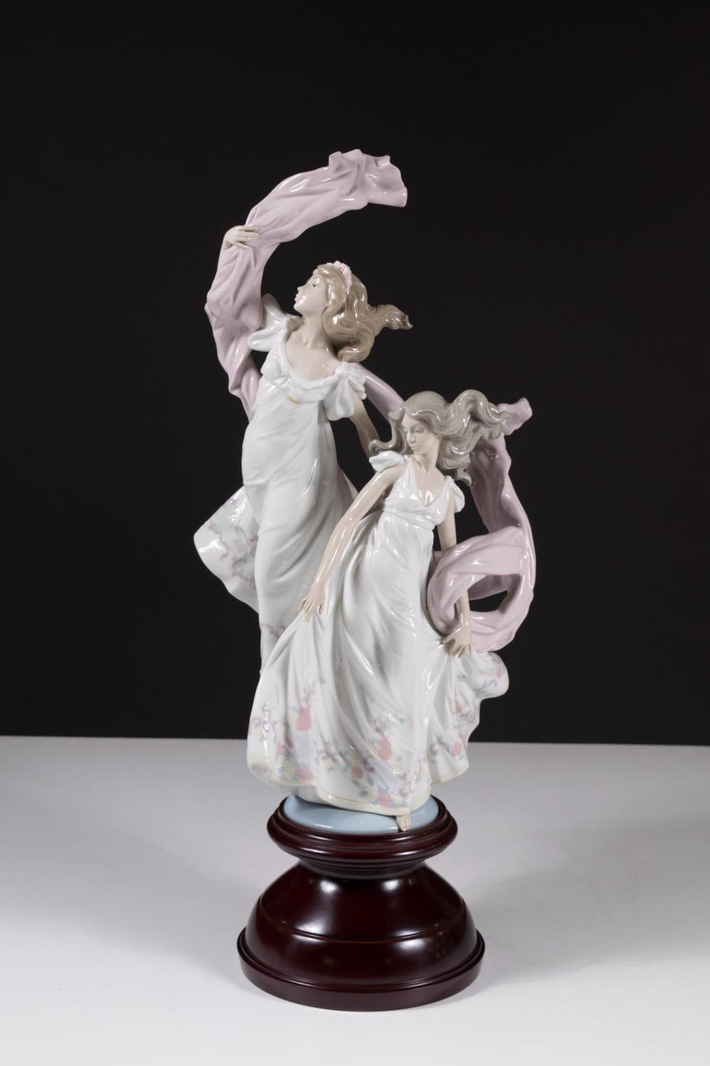 LLADRO "ALLEGORY OF LIBERTY" PORCELAIN