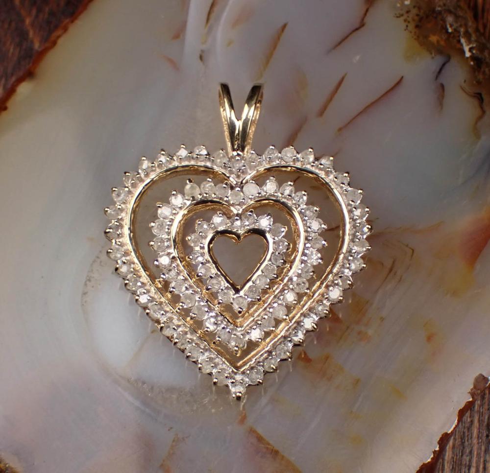 DIAMOND AND YELLOW GOLD TRIPLE HEART 341967
