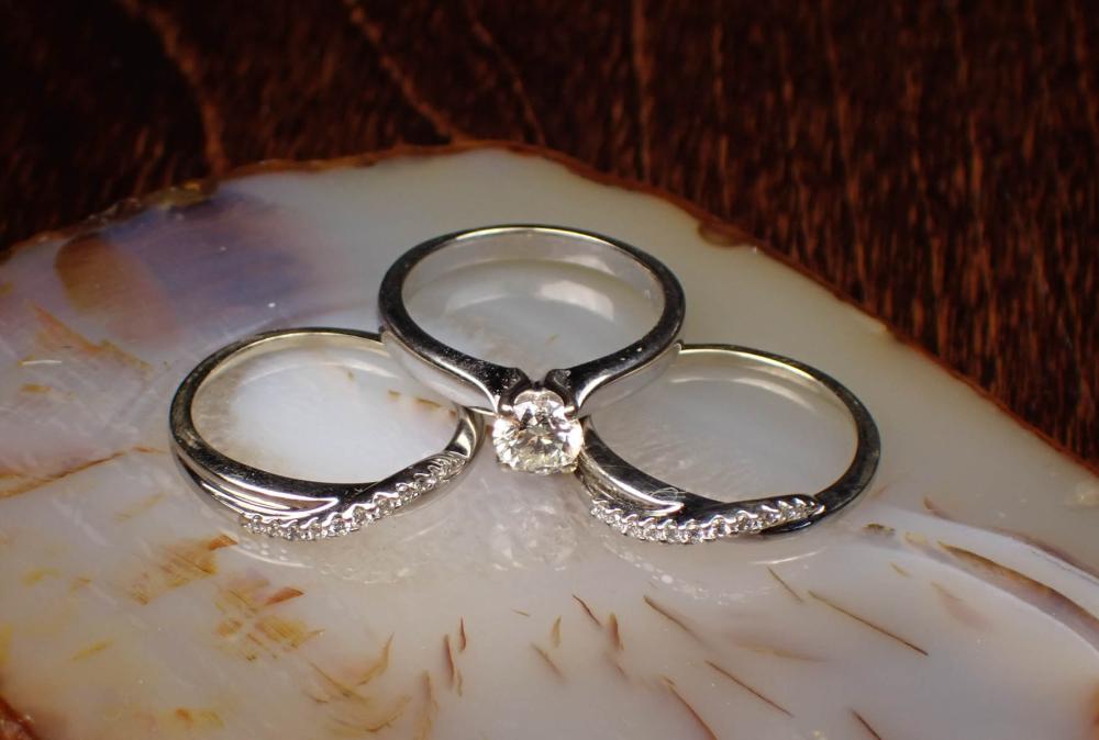 ESTATE DIAMOND AND WHITE GOLD TRIO