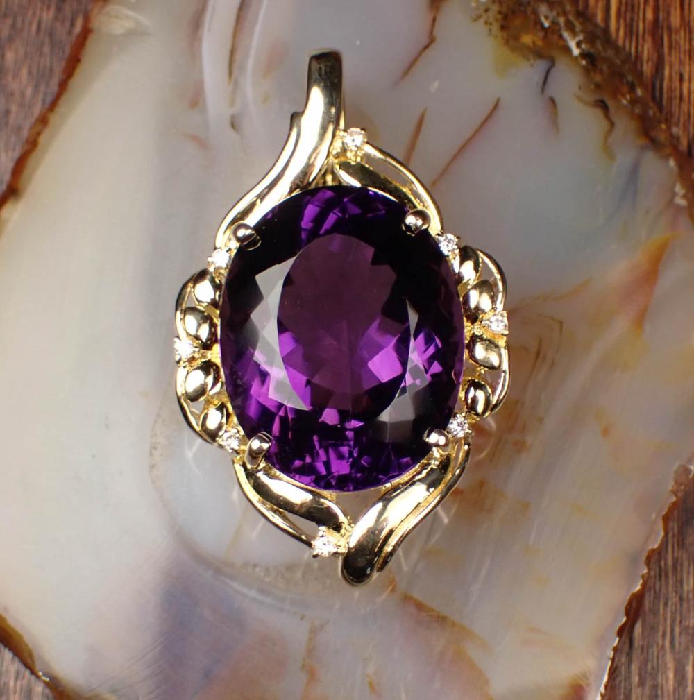 AMETHYST AND FOURTEEN KARAT GOLD 3419c1