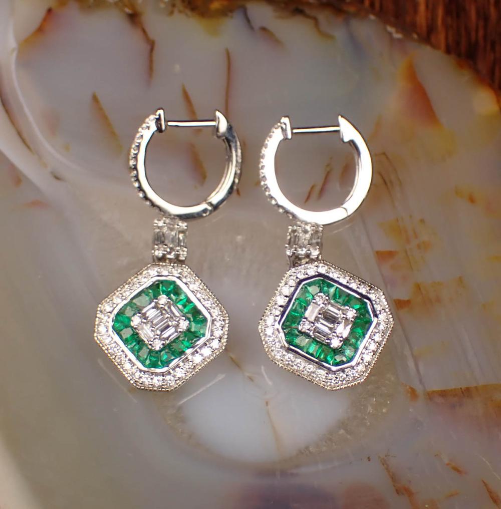 PAIR OF DIAMOND AND EMERALD DANGLE 3419d9