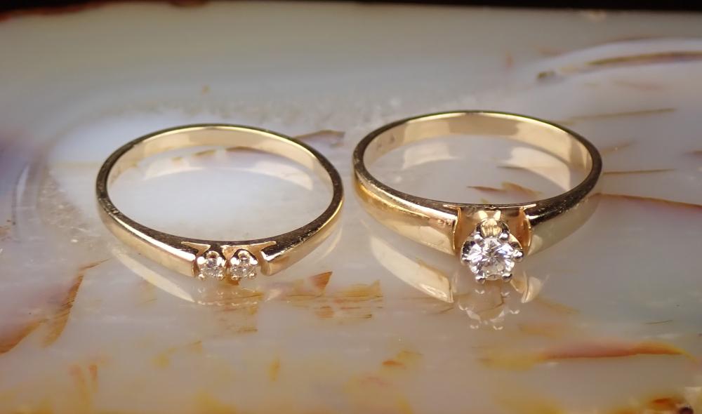 DIAMOND AND FOURTEEN KARAT GOLD WEDDING