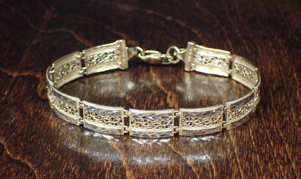 TEN KARAT TWO TONE GOLD FILIGREE 3419fe