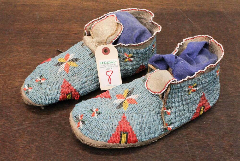 PAIR OF MAN S NATIVE AMERICAN SIOUX  341b33