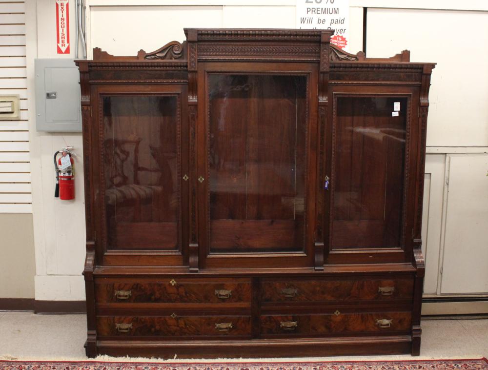 VICTORIAN WALNUT CABINET BOOKCASE ON