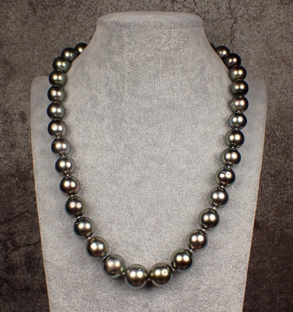 TAHITIAN PEARL AND FOURTEEN KARAT