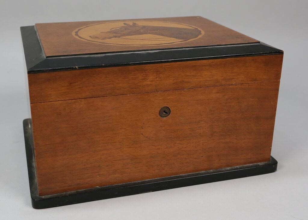 WALNUT MARQUETRY HUMIDORWalnut 341d5e