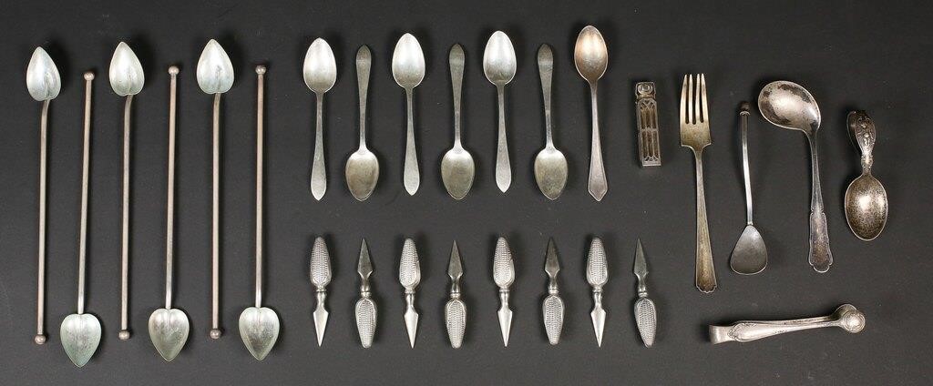 26 PIECES STERLING AND 1 800 SILVER 341d82