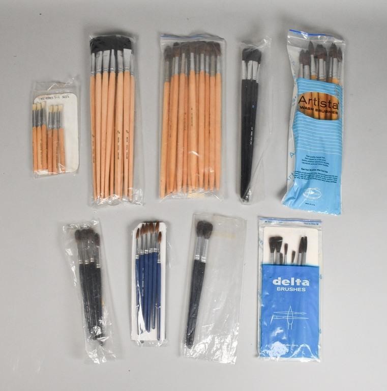 LOT OF ARTIST PAINTBRUSHESLot of 341e20