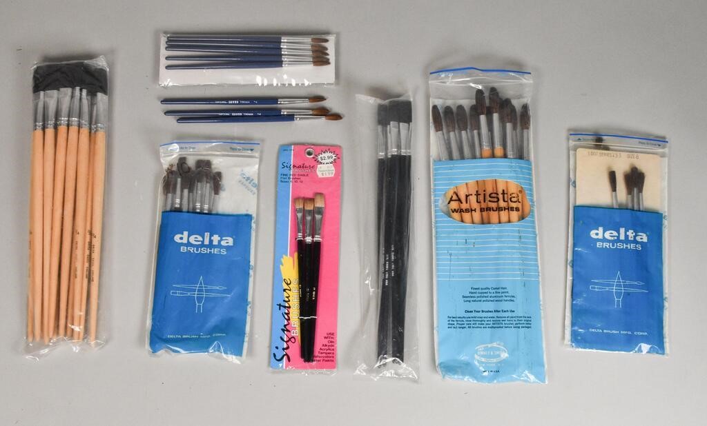 LOT OF ARTIST PAINTBRUSHESLot of