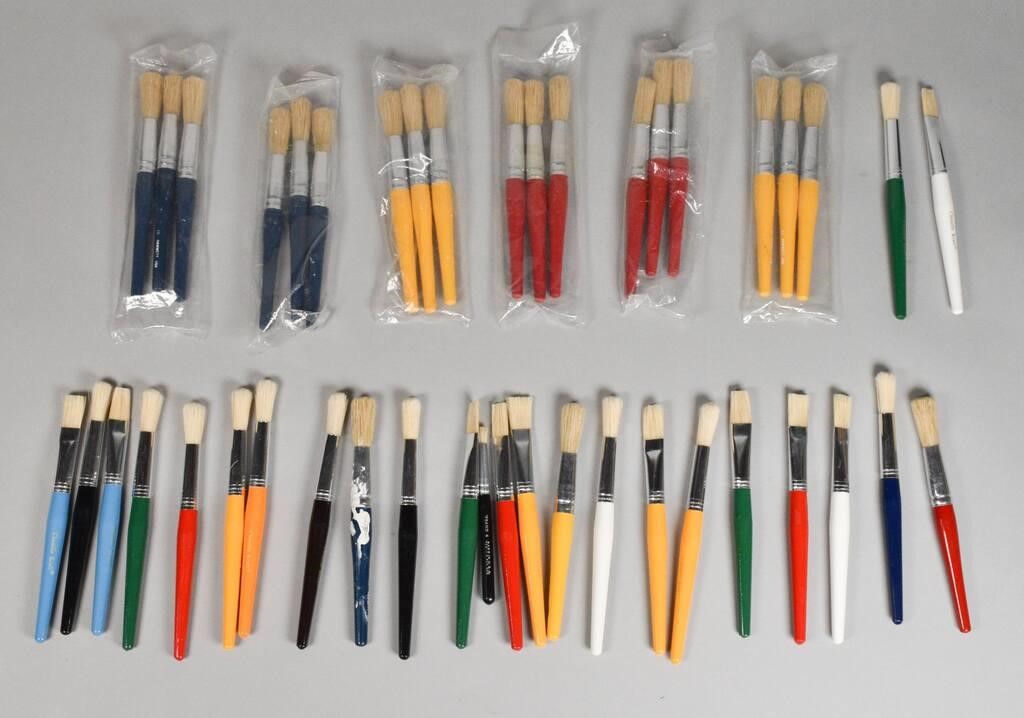 LOT OF ARTIST PAINTBRUSHESLot of