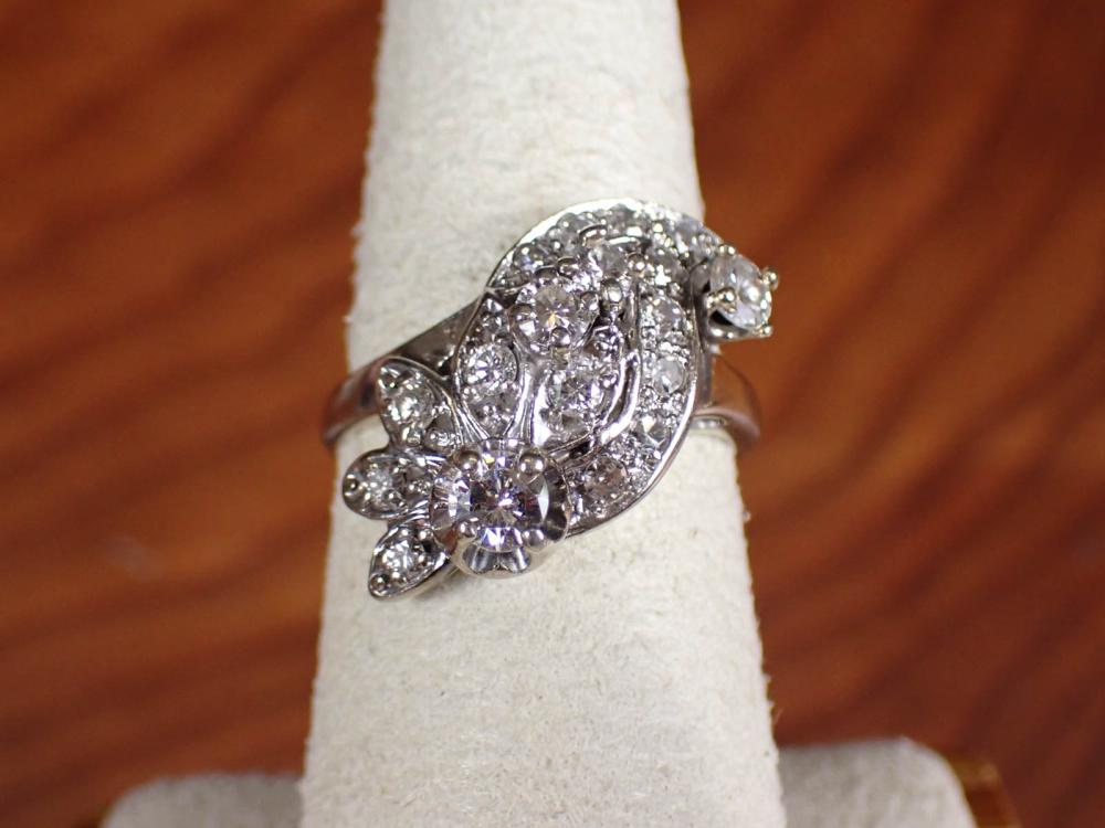 ESTATE DIAMOND AND FOURTEEN KARAT 341f9a