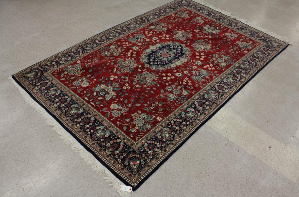 FINE HAND KNOTTED ORIENTAL CARPETFINE 342032