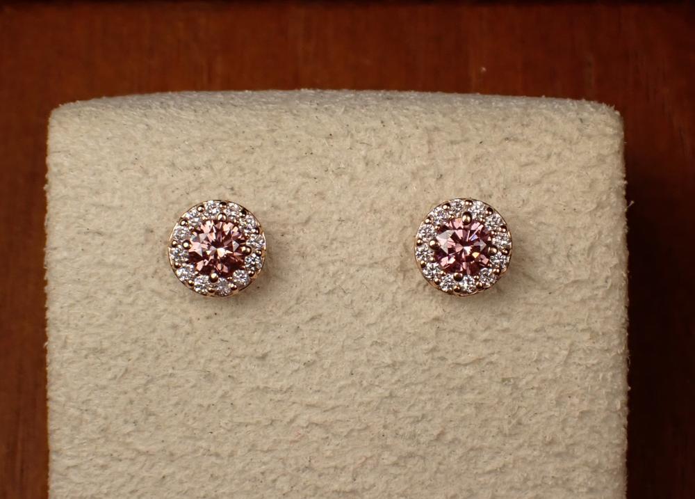 PAIR DIAMOND AND GOLD EAR STUDSPAIR 342069