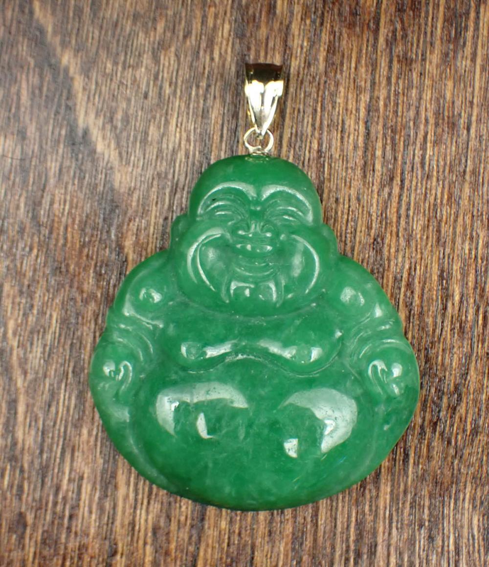 JADE AND FOURTEEN KARAT GOLD PENDANTJADE