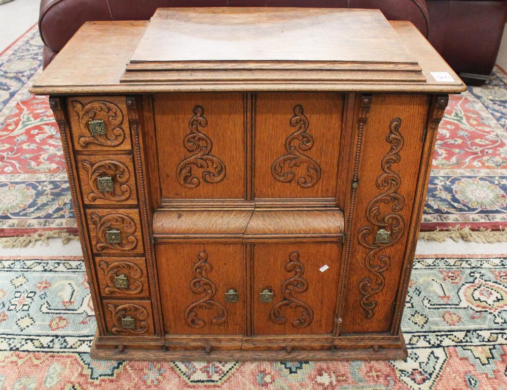 SINGER SEWING MACHINE IN OAK CABINETEARLY 34213f