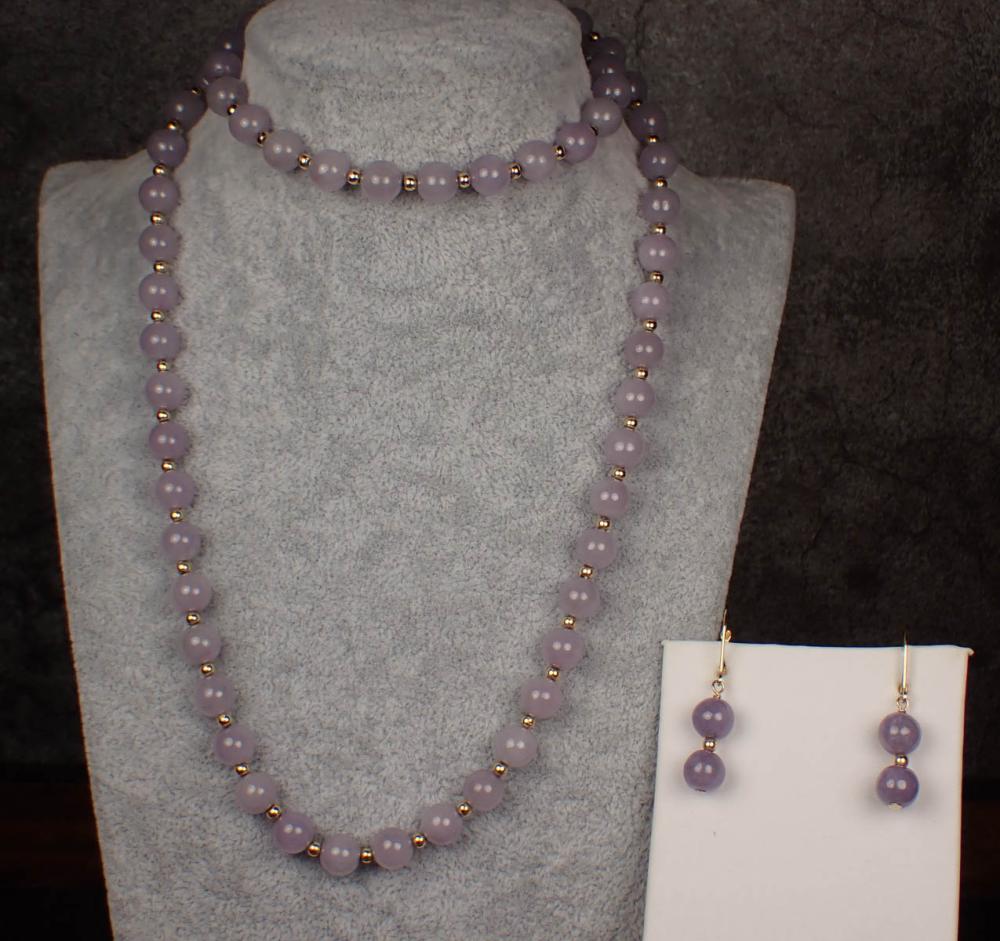 LAVENDER JADE AND GOLD NECKLACE 342164