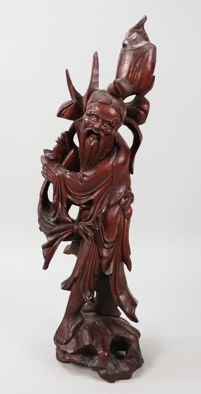 CARVED CHINESE WOODEN FIGUREChinese