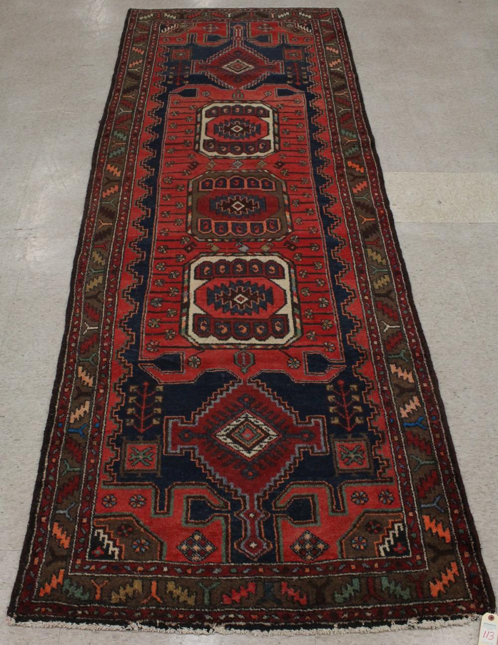 HAND KNOTTED PERSIAN TRIBAL CARPETHAND 3421d9