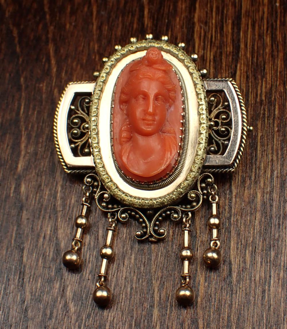 CORAL CAMEO AND GOLD PENDANT/BROOCHVICTORIAN