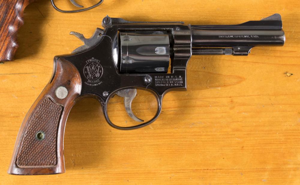 SMITH AND WESSON MODEL 15 2 DOUBLE 34222a