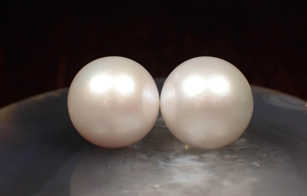 PAIR OF AUSTRALIAN SOUTH SEA PEARL 3423b6