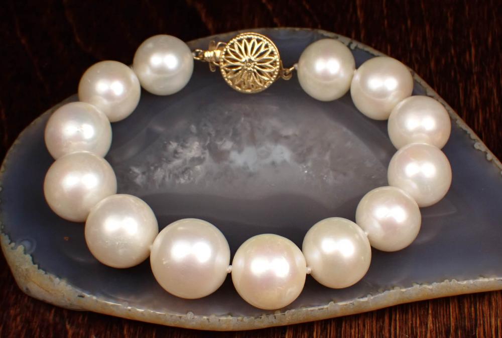 SOUTH SEA PEARL AND FOURTEEN KARAT