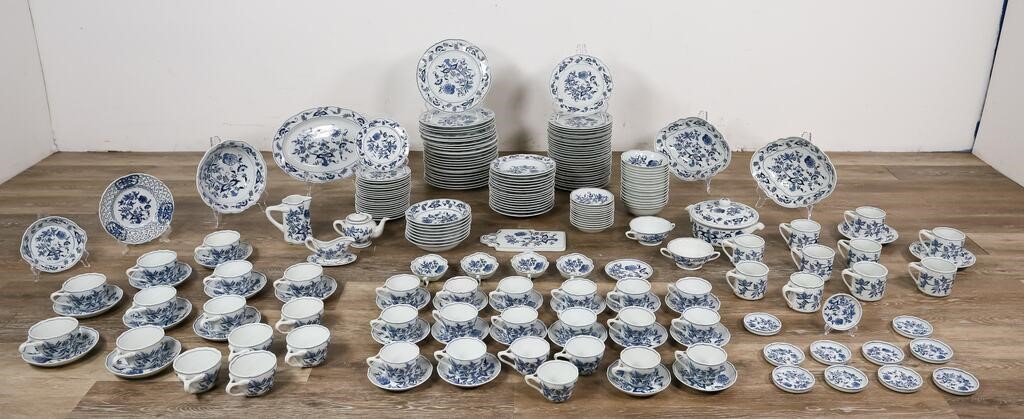 225 PIECES BLUE DANUBE PORCELAIN