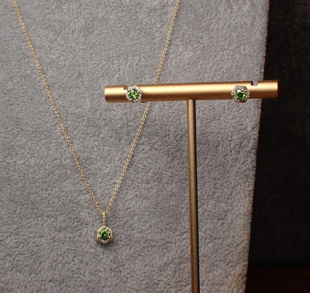 GREEN DIAMOND PENDANT NECKLACE