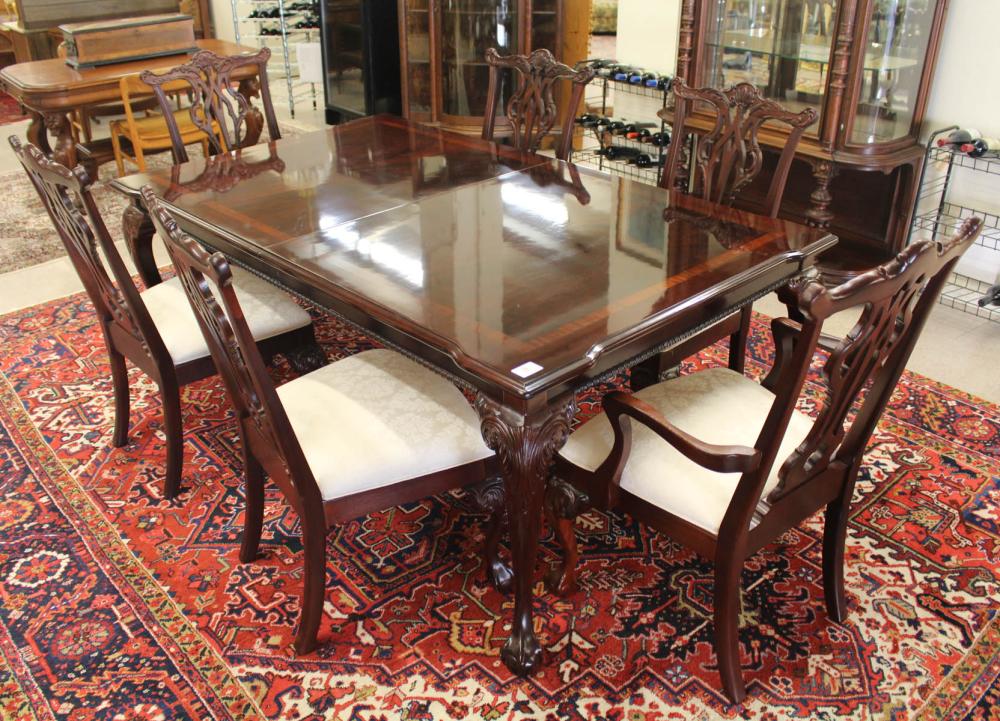 MAHOGANY DINING TABLE AND CHAIR 3425e5