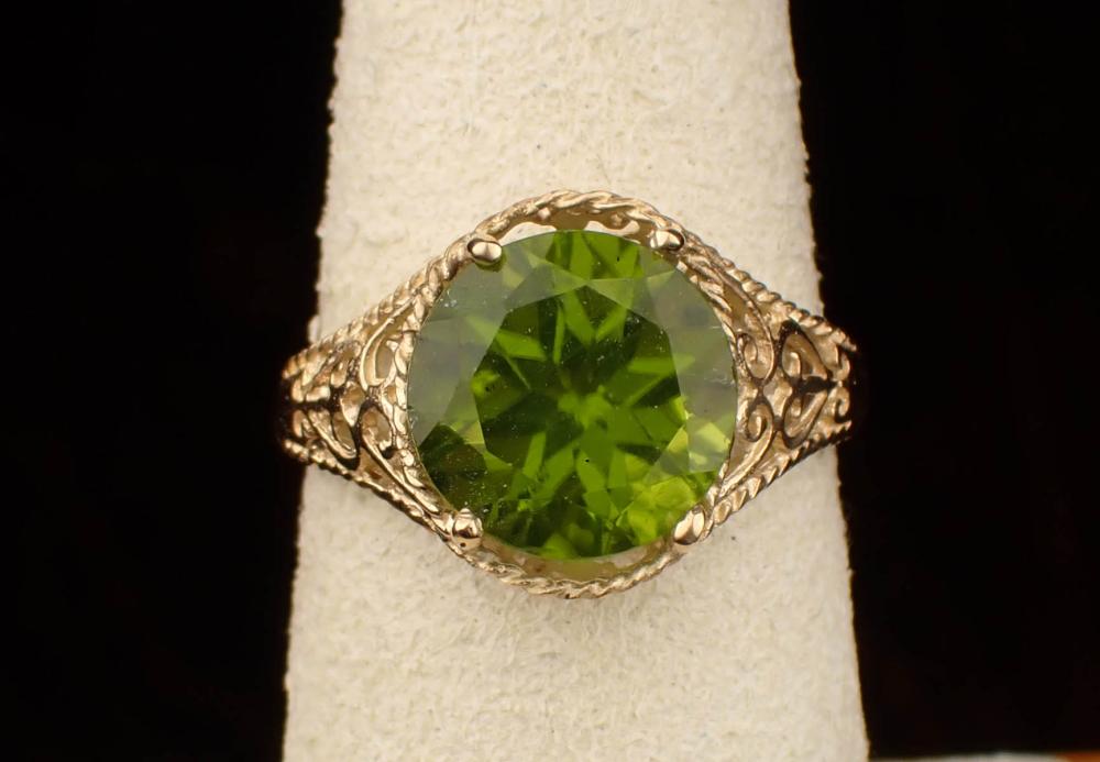 PERIDOT AND FOURTEEN KARAT GOLD 3425ed