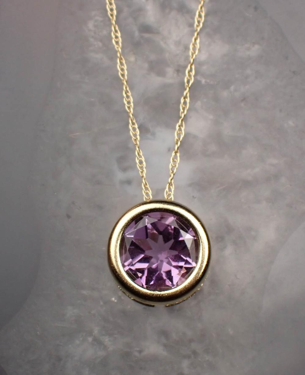 AMETHYST AND GOLD PENDANT NECKLACEAMETHYST