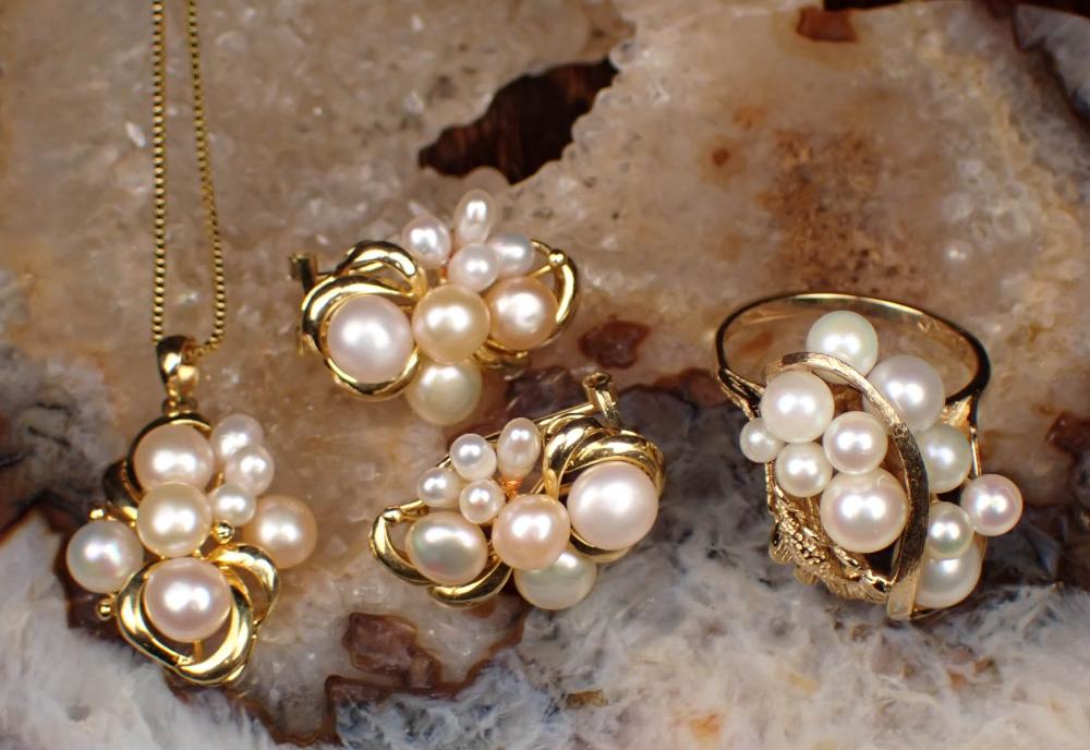 PEARL AND FOURTEEN KARAT GOLD JEWELRY 34265a