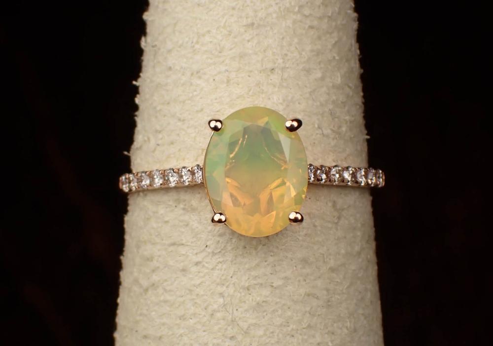 FIRE OPAL, DIAMOND AND GOLD RINGFIRE