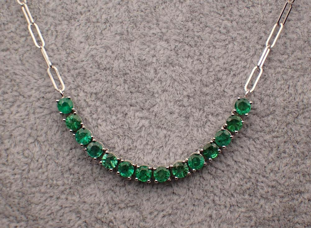 EMERALD AND WHITE GOLD NECKLACEEMERALD 3426a0