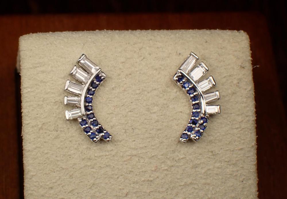 PAIR OF DIAMOND SAPPHIRE AND GOLD 3426bc