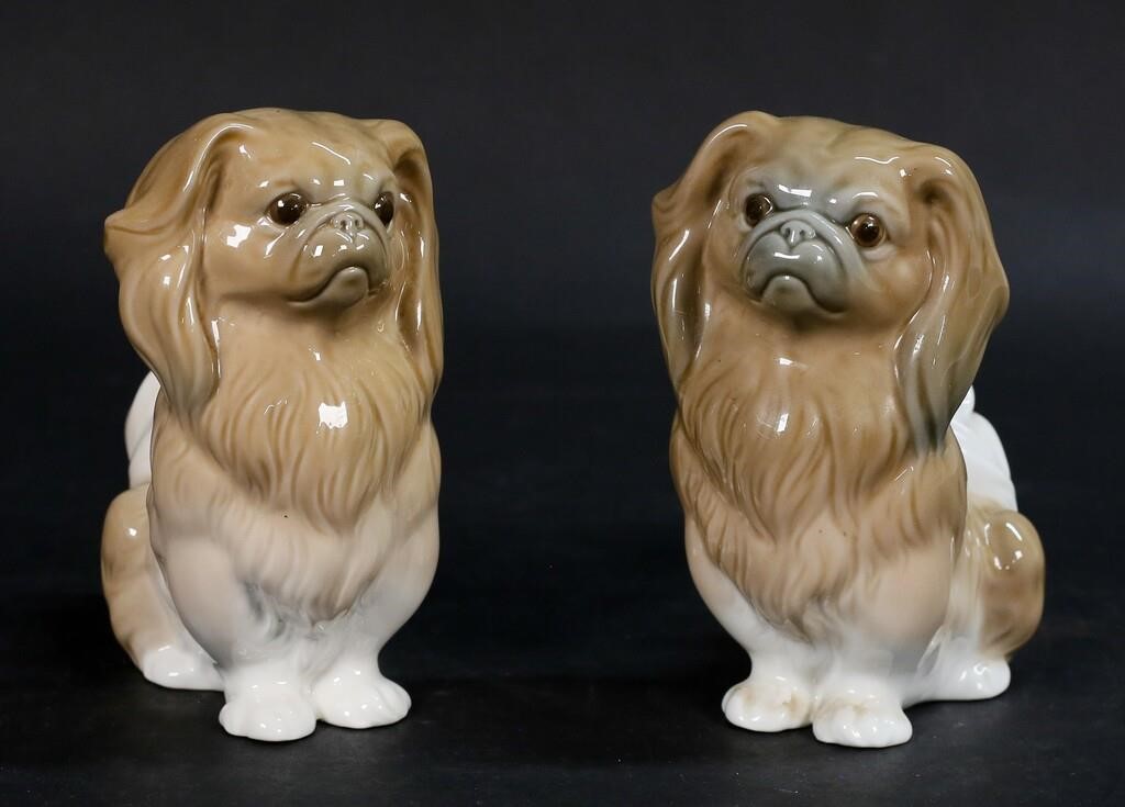 PAIR OF LLADRO PEKINGESE DOGSPair 342706