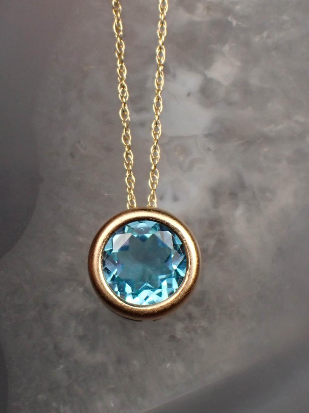 BLUE TOPAZ AND GOLD PENDANT NECKLACEBLUE 34271a