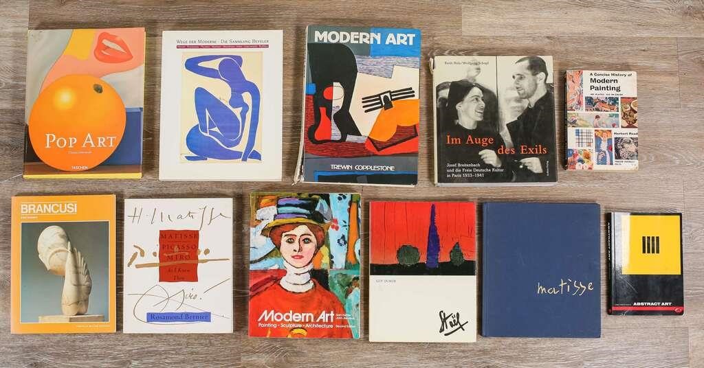 11 BOOKS ON MODERN ART AND ARTISTSDe