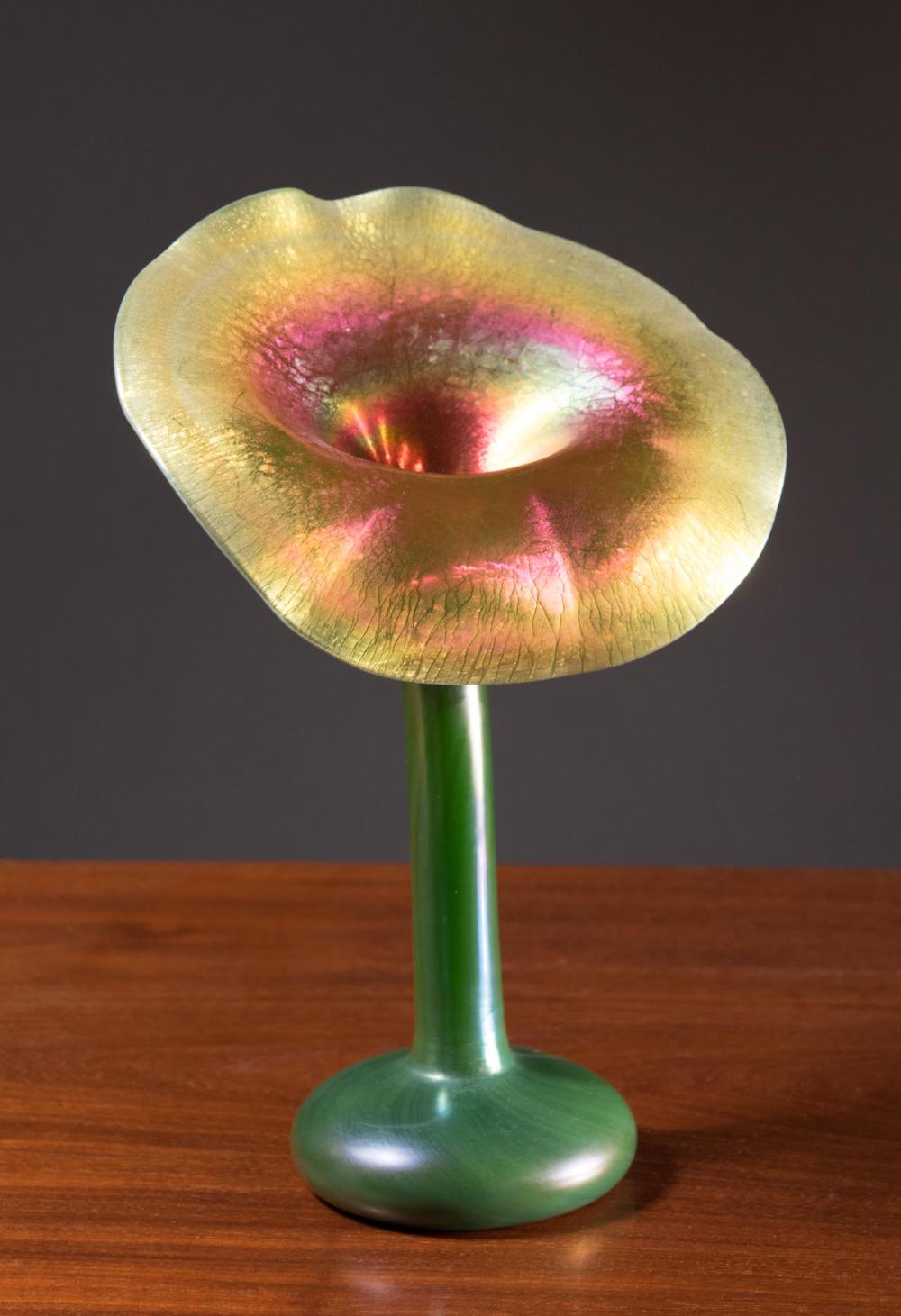 LUNDBERG ART GLASS JACK-IN-THE-PULPIT