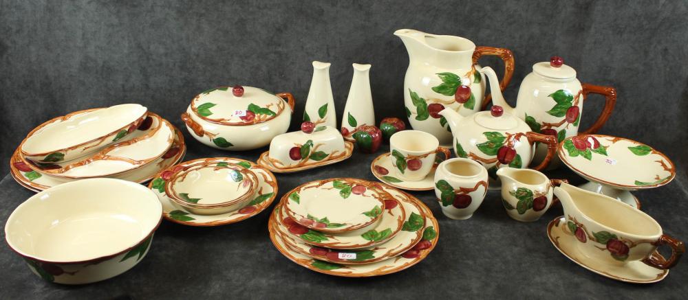 FRANCISCAN EARTHENWARE DINNER SERVICE