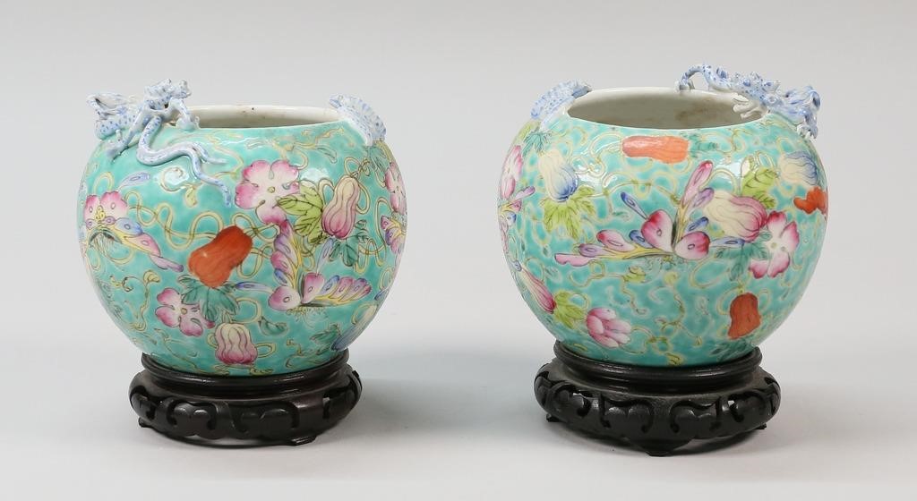 PAIR OF CHINESE PORCELAIN DRAGON