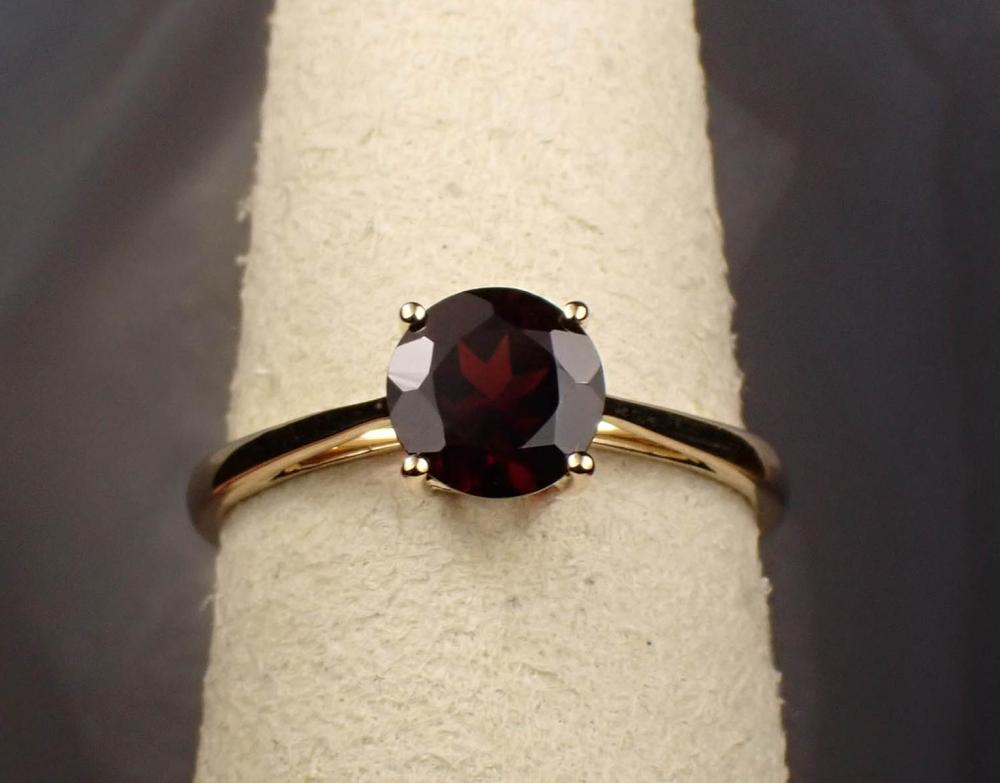 PYROPE GARNET AND FOURTEEN KARAT 3428b6