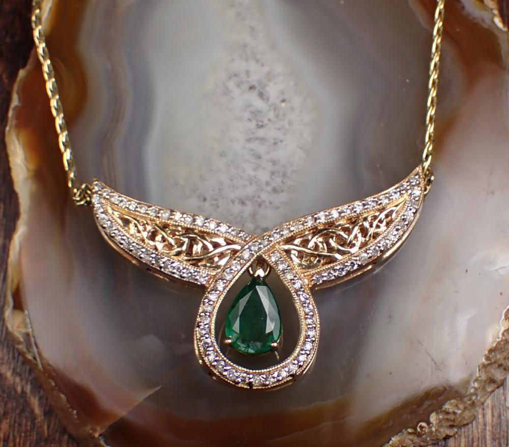 EMERALD DIAMOND AND GOLD NECKLACEEMERALD  3428ea