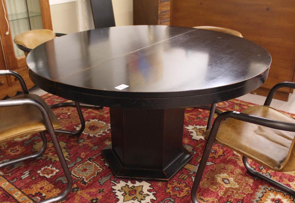 ROUND STICKLEY DINING TABLE WITH